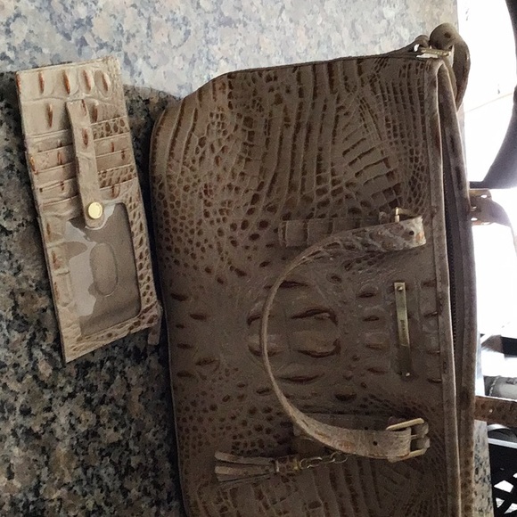 Purses - Picture 4 of 4